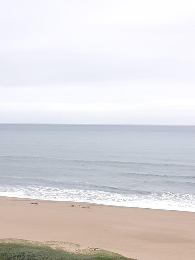 Breezy Seaview- On The Beach Amanzimtoti Buitenkant foto