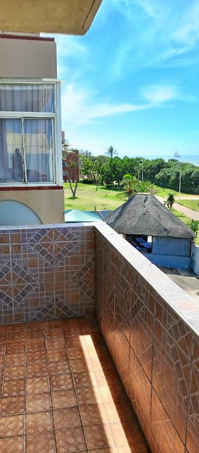 Breezy Seaview- On The Beach Amanzimtoti Buitenkant foto